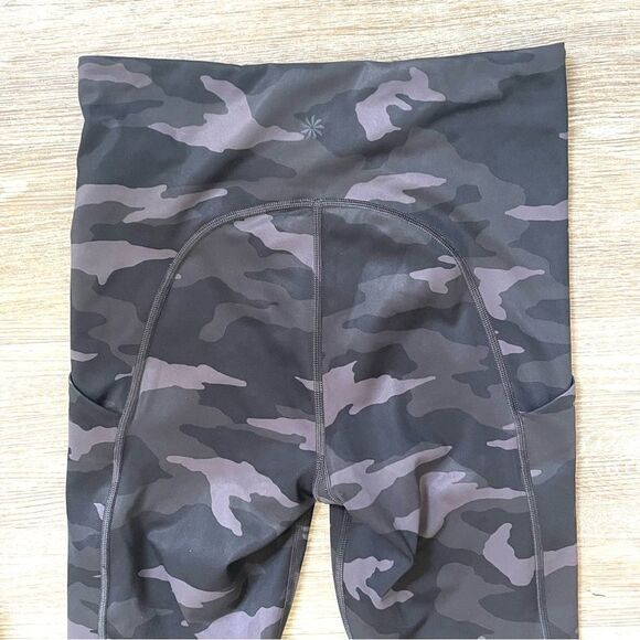 Athleta Ultimate  Camo 7/8 tight - Picture 8 of 13